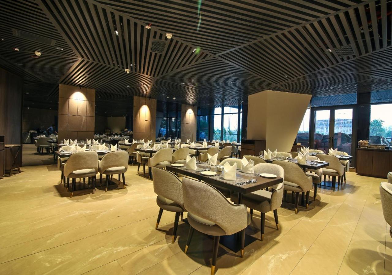 Essentia Premier Hotel Pune Wakad Pimpri-Chinchwad 외부 사진